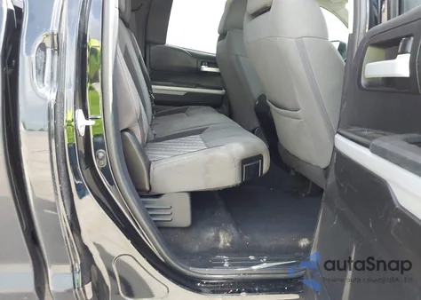 2021 Toyota Tundra Double Cab Sr/Double Cab Sr5 z USA, uszkodzony, nr VIN 5TFRY5F16MX277097